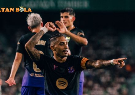 Sultan Bola Raphinha Barcelona samai rekor Lionel Messi di LaLiga